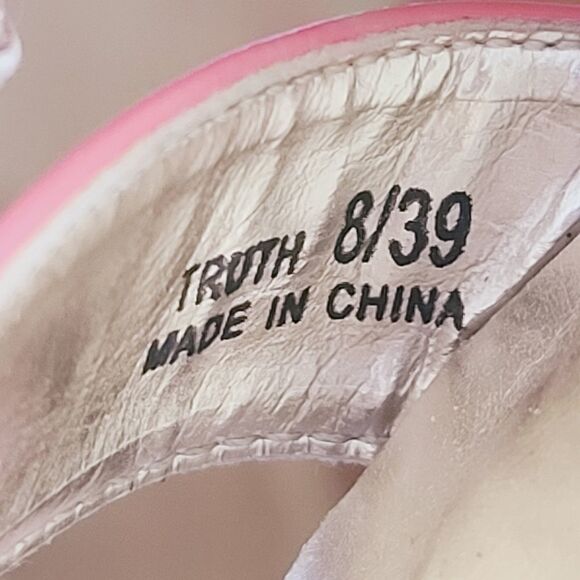 CL by Laundry Wedge Sandals - Picture 2 of 10